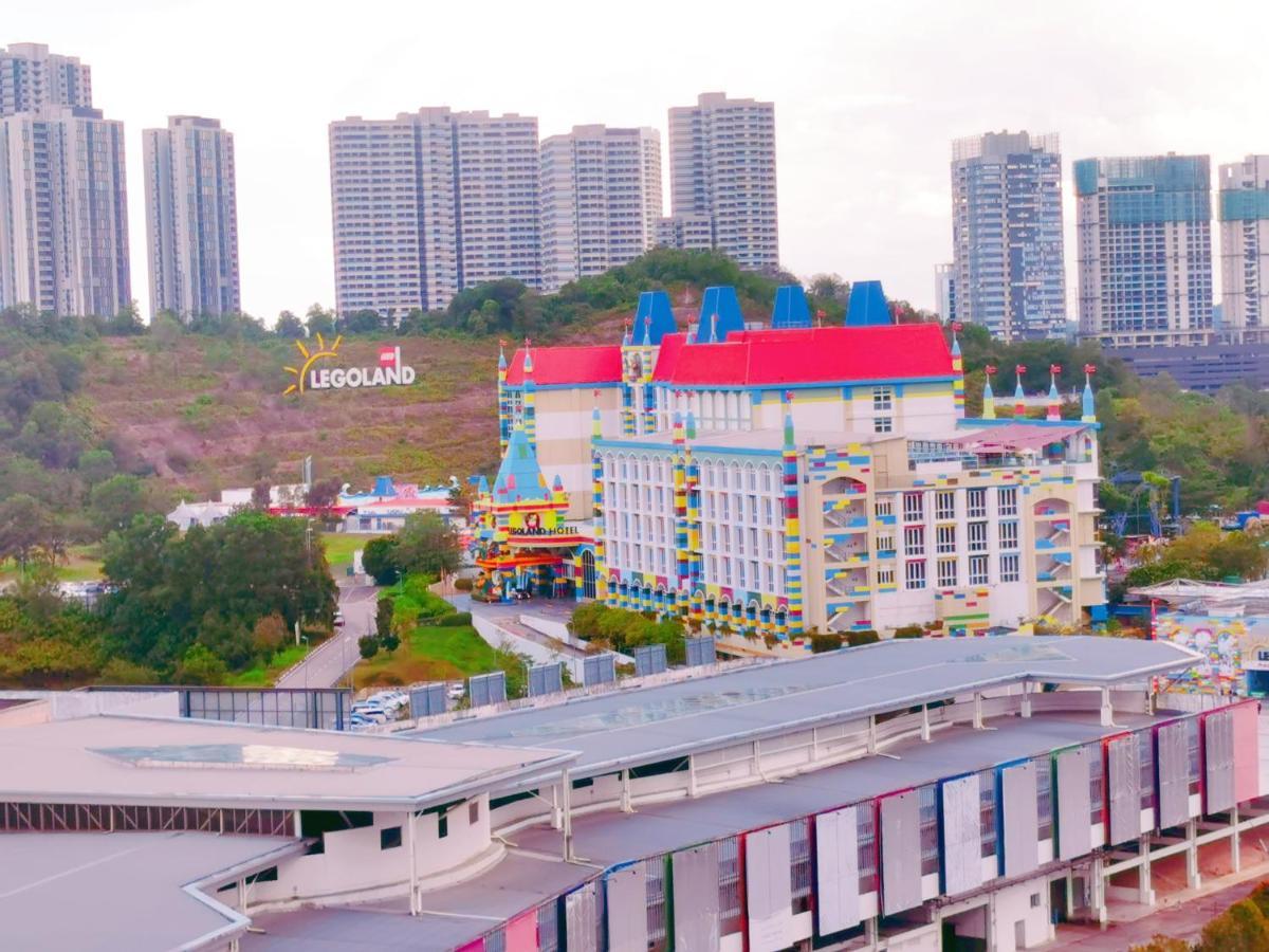 Legoland 3Min Lakeview Happyrainbowsuite 7Pax 2R2B Nusajaya  Bagian luar foto